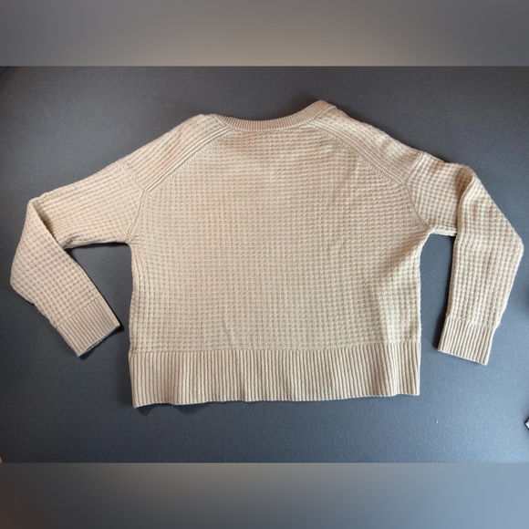 Everlane Cashmere Sweater Waffle Weave 2 Buttons Size Large - Picture 2 of 10